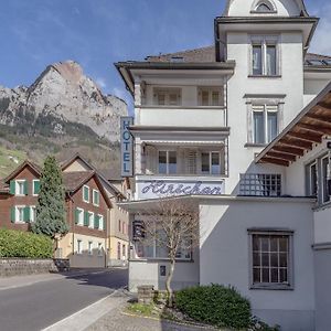 Hirschen Backpacker-Hotel & Pub